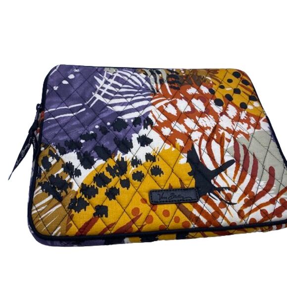 $10 SALE Vera Bradley Painted Feathers Padded Tablet Sleeve 11" Retired Print - Picture 1 of 7